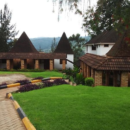 White Horse Inn Kabale Extérieur photo