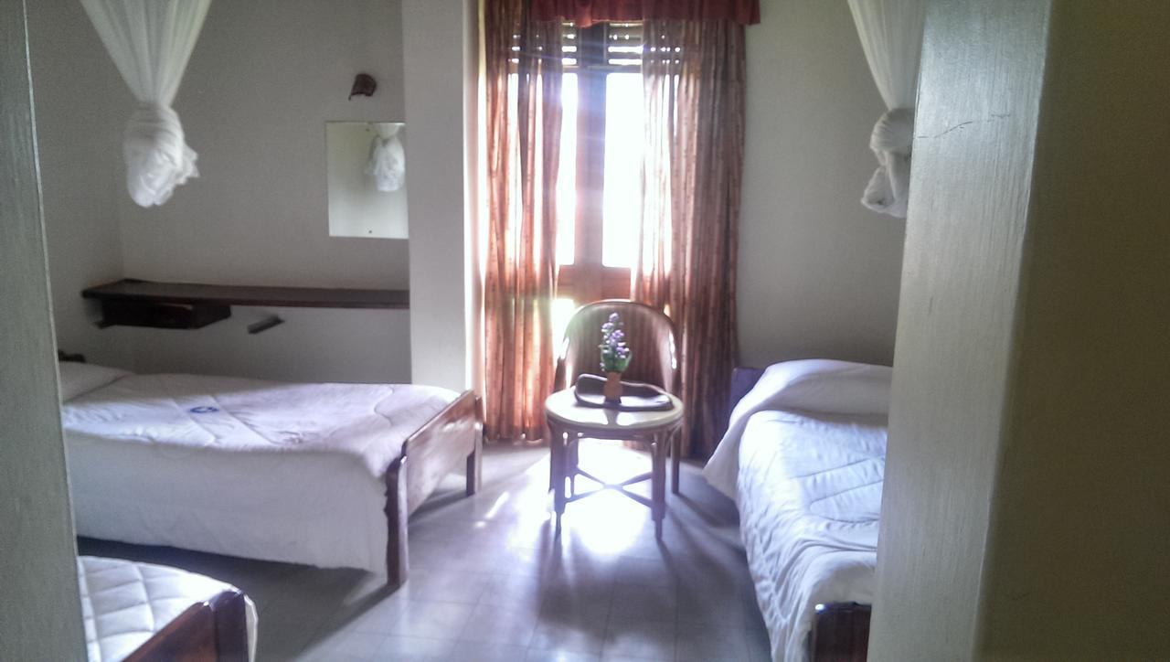 White Horse Inn Kabale Extérieur photo