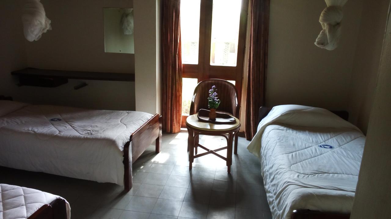 White Horse Inn Kabale Extérieur photo