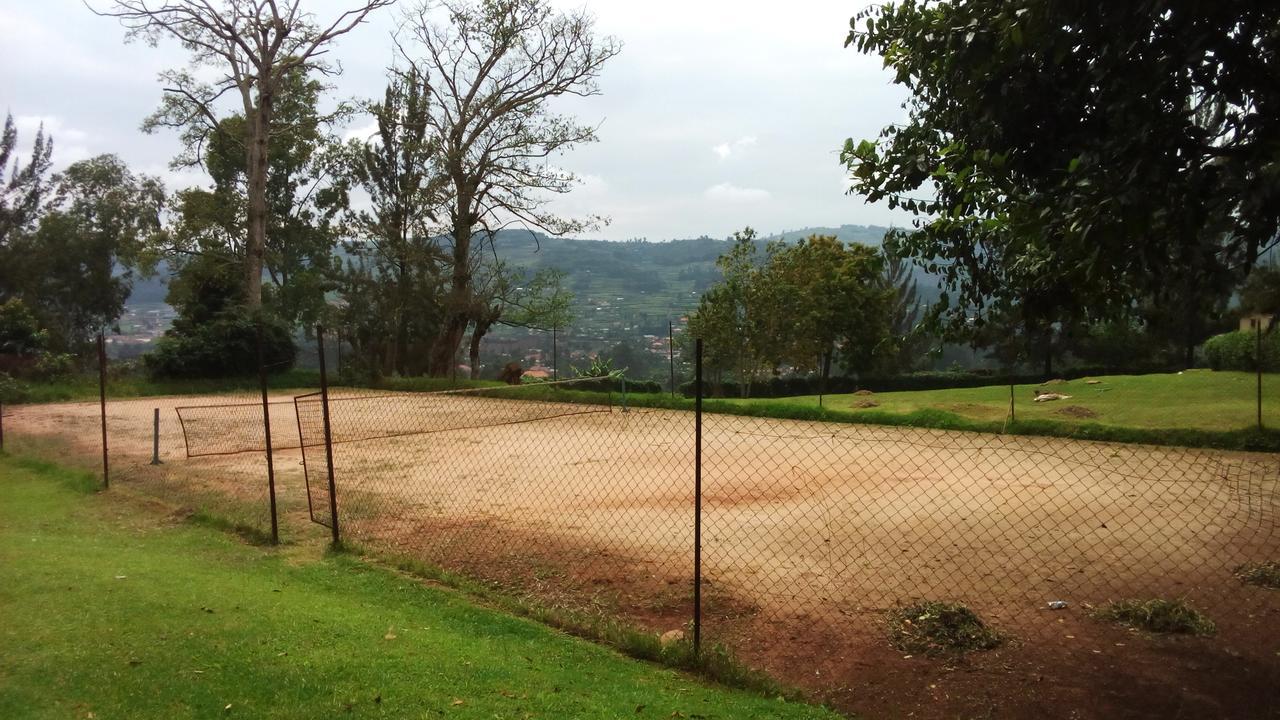 White Horse Inn Kabale Extérieur photo