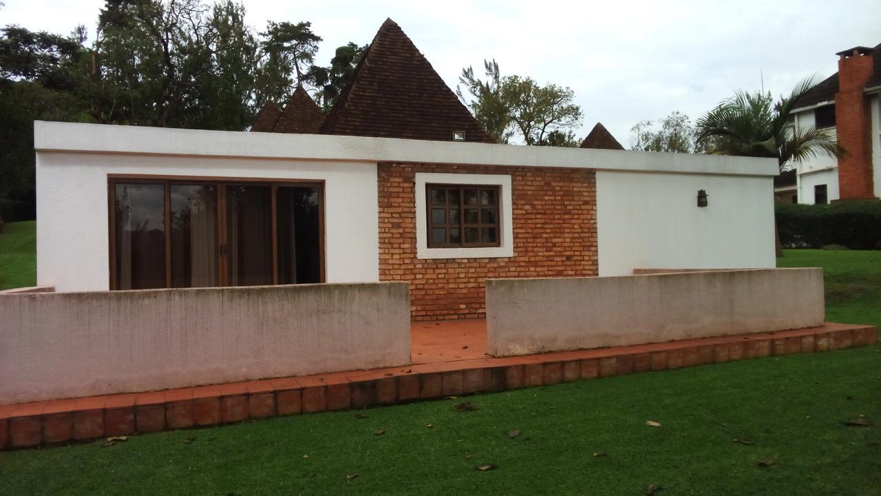 White Horse Inn Kabale Extérieur photo