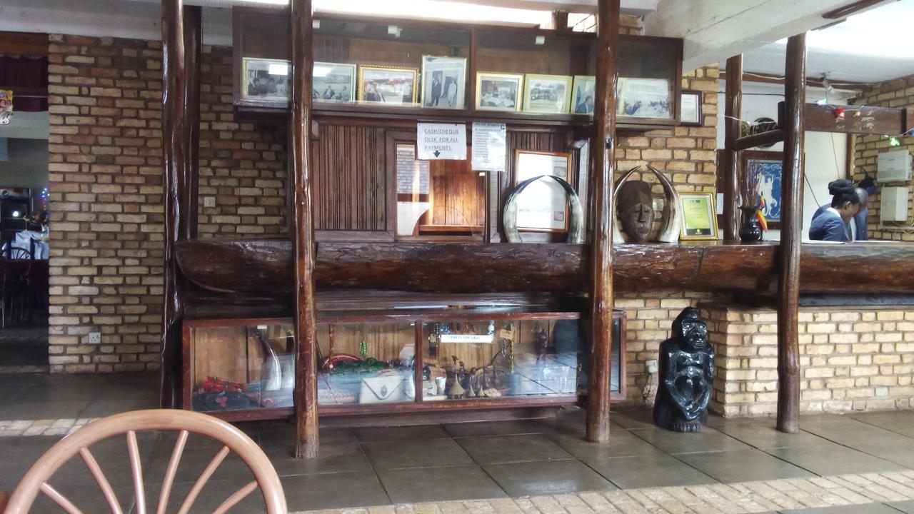 White Horse Inn Kabale Extérieur photo
