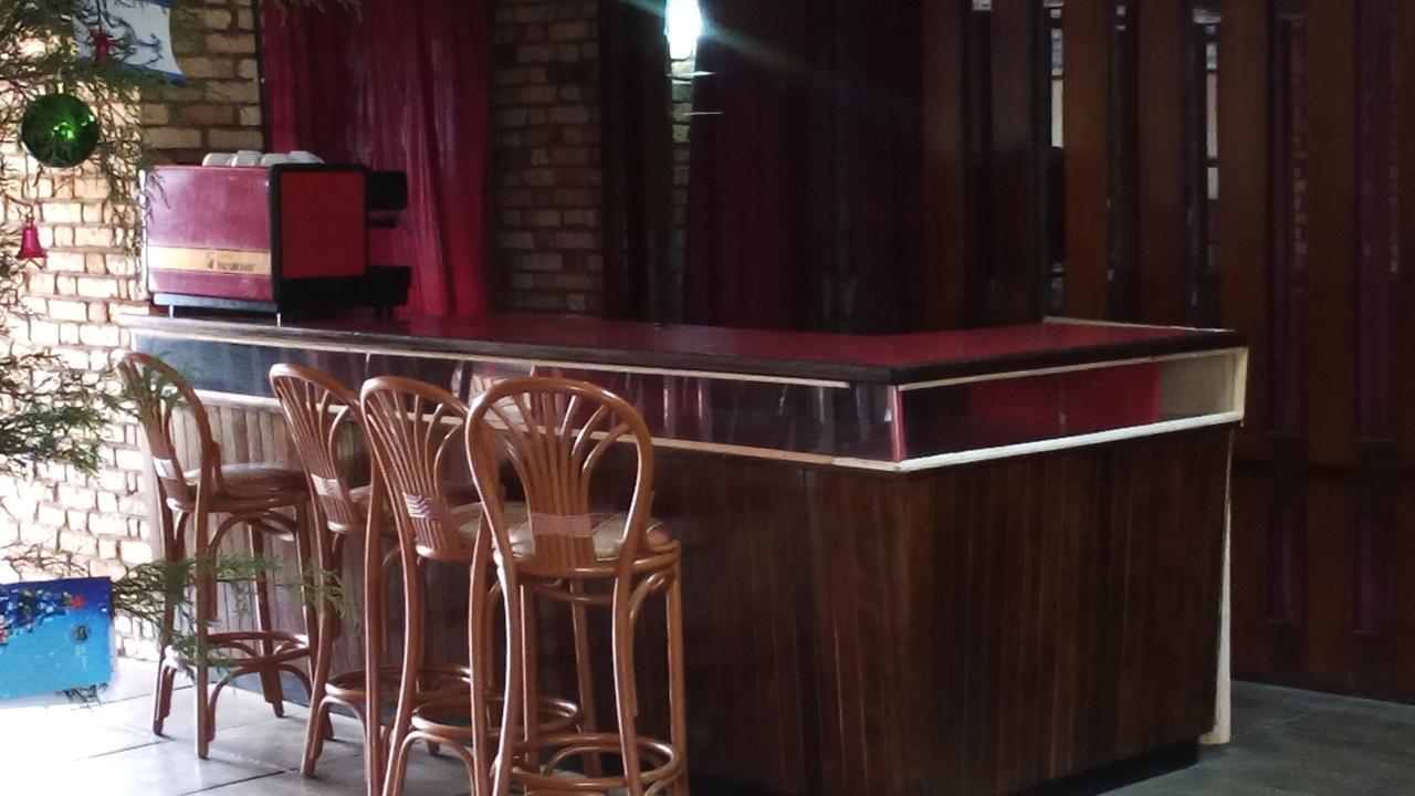 White Horse Inn Kabale Extérieur photo